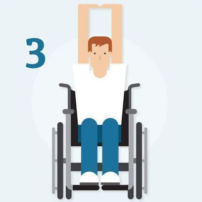 Usuario de silla de ruedas haciendo ejercicios