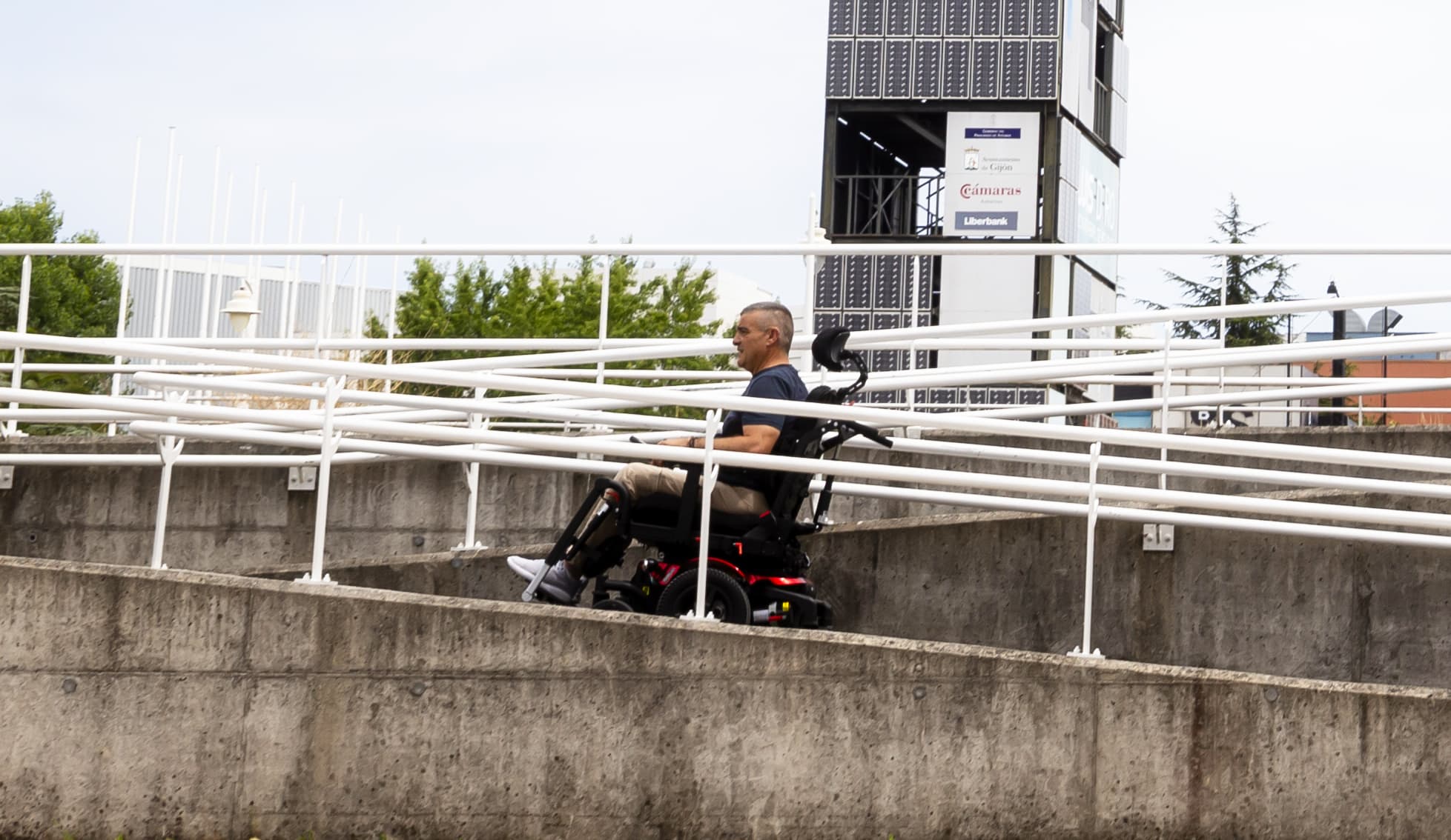 caja de cartón Acción de gracias Igualmente Cómo debe ser una rampa de acceso para usuarios de silla de ruedas? - Karma Mobility España caja de cartón Acción de gracias Igualmente Cómo debe ser una rampa de acceso para usuarios de silla de ruedas? - Karma Mobility España